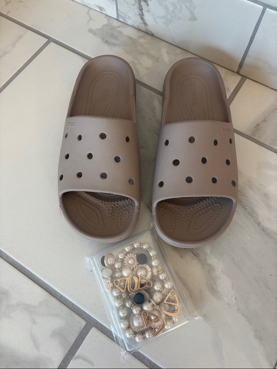 CROCS Shoes - Crocs Classic Slide v2 m6/w8 Taupe 
 with Decorative Charms - New in Bag